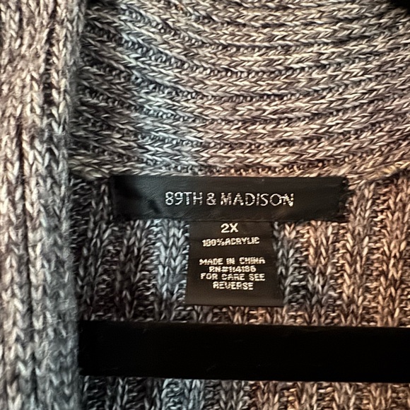 89th and Madison 2x Cardigan - Picture 2 of 2